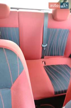 Хэтчбек Opel Corsa 2011 в 