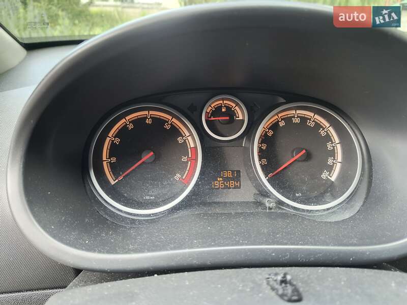 Хэтчбек Opel Corsa 2009 в Чернигове
