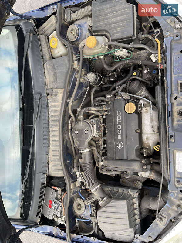 Хэтчбек Opel Corsa 2003 в Броварах