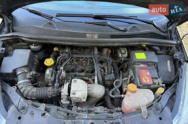 Хэтчбек Opel Corsa 2011 в 