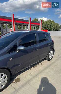 Хэтчбек Opel Corsa 2007 в 