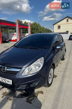 Хэтчбек Opel Corsa 2007 в 