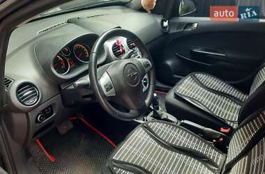 Хэтчбек Opel Corsa 2012 в 