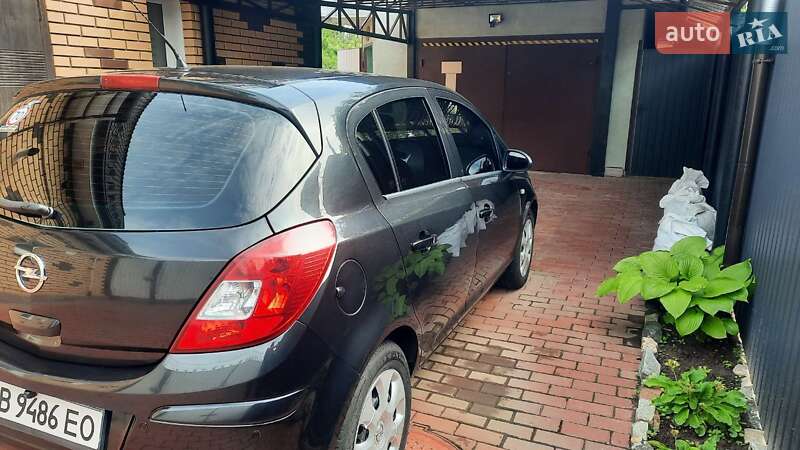 Хэтчбек Opel Corsa 2012 в Чернигове
