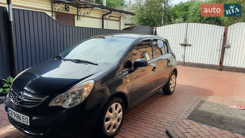 Хэтчбек Opel Corsa 2012 в Чернигове
