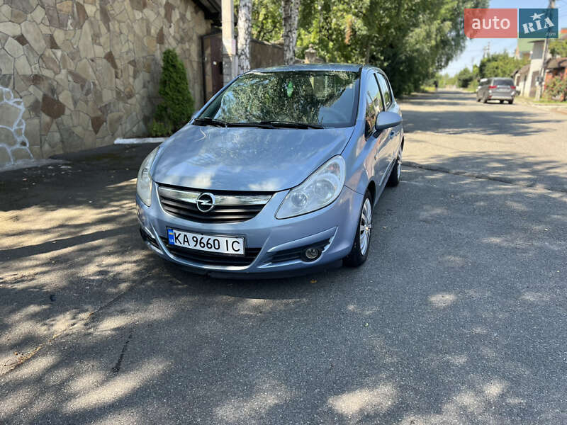 Хэтчбек Opel Corsa 2007 в Киеве