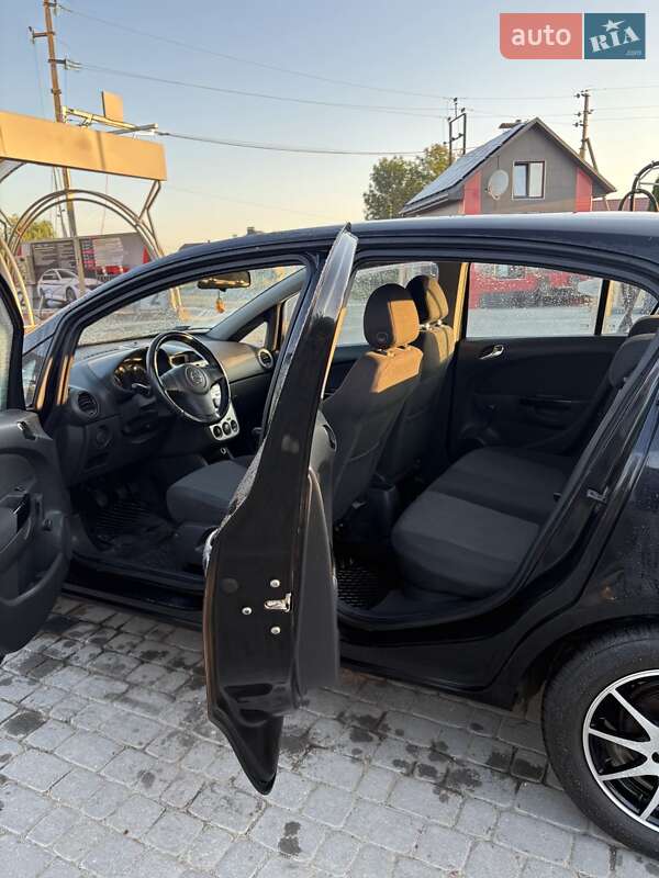 Хетчбек Opel Corsa 2009 в Івано-Франківську