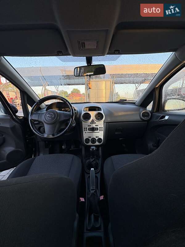 Хетчбек Opel Corsa 2009 в Івано-Франківську