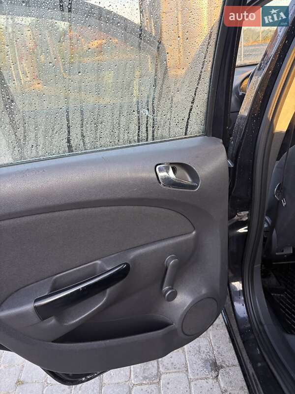 Хетчбек Opel Corsa 2009 в Івано-Франківську