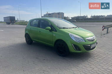 Хэтчбек Opel Corsa 2013 в Львове