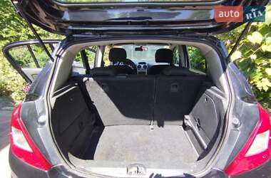 Хэтчбек Opel Corsa 2011 в 