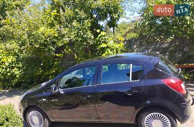 Хэтчбек Opel Corsa 2011 в Радехове