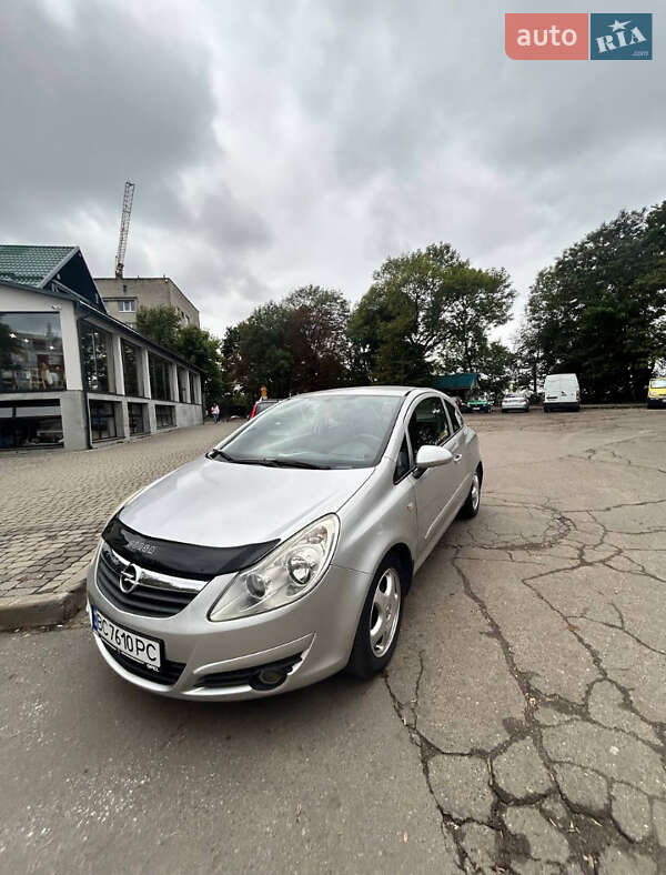 Хэтчбек Opel Corsa 2006 в Львове