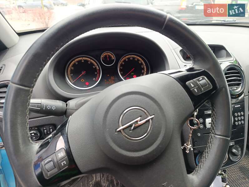Хэтчбек Opel Corsa 2010 в Черновцах
