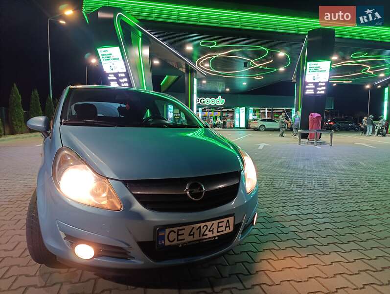 Хэтчбек Opel Corsa 2010 в Черновцах