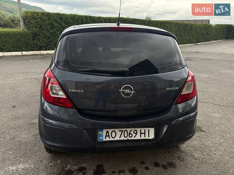 Хэтчбек Opel Corsa 2008 в Виноградове