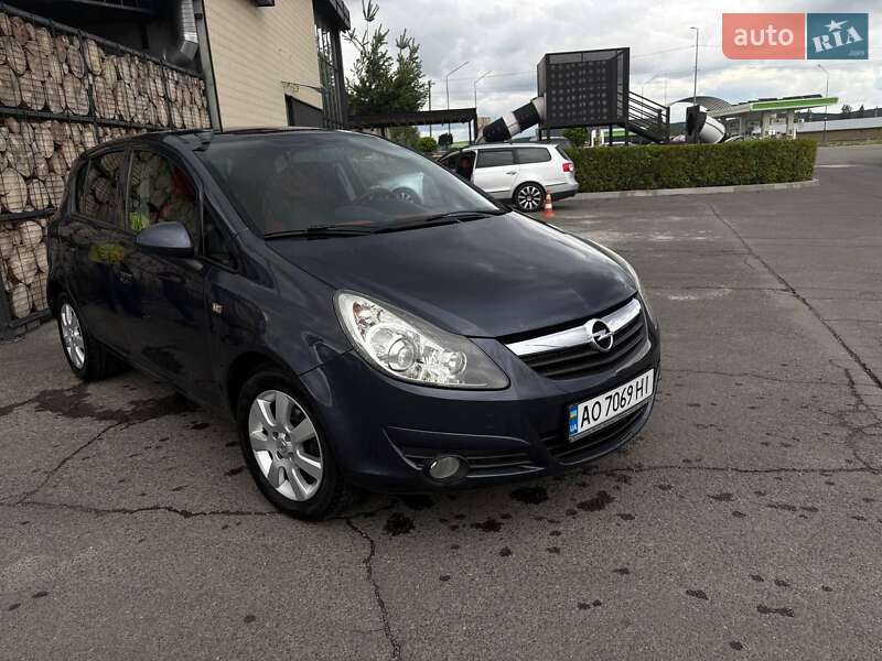 Хэтчбек Opel Corsa 2008 в Виноградове