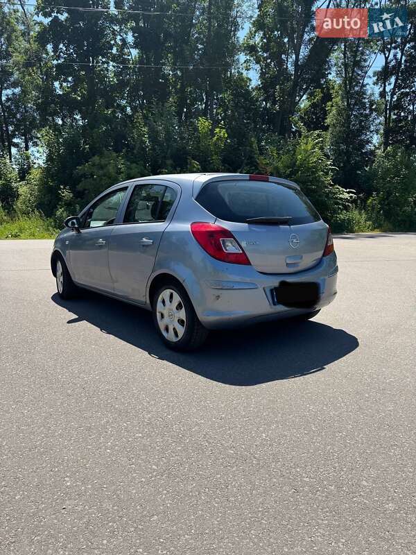 Хэтчбек Opel Corsa 2009 в Львове