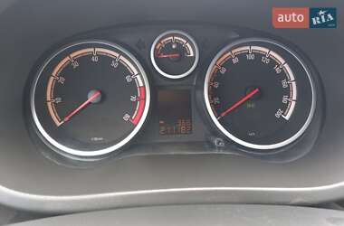 Хэтчбек Opel Corsa 2010 в 
