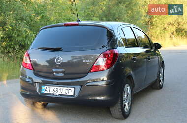 Хэтчбек Opel Corsa 2013 в 