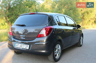 Хэтчбек Opel Corsa 2013 в 