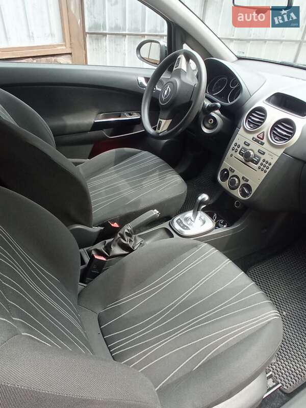Хэтчбек Opel Corsa 2007 в Киеве