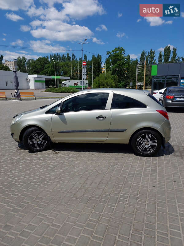 Хэтчбек Opel Corsa 2008 в Кропивницком