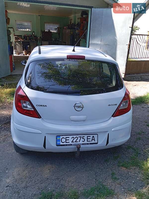 Хэтчбек Opel Corsa 2011 в Заставной