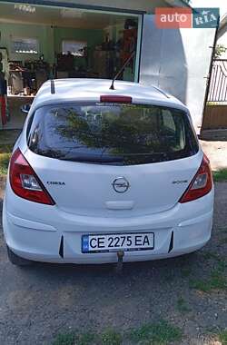 Хэтчбек Opel Corsa 2011 в 