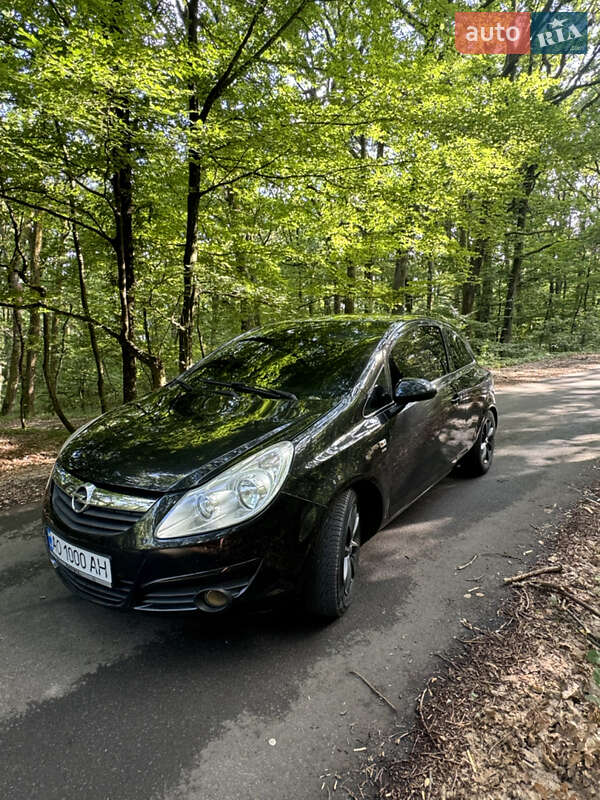 Хэтчбек Opel Corsa 2014 в Мукачево