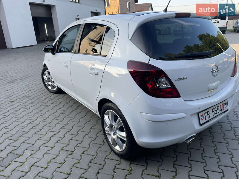 Хетчбек Opel Corsa 2012 в Рівному