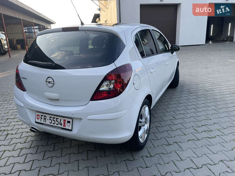 Хетчбек Opel Corsa 2012 в Рівному