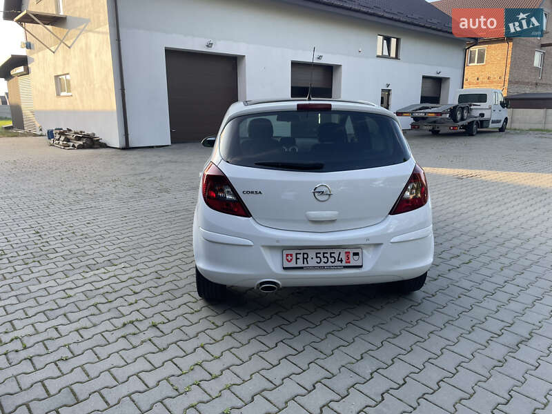 Хетчбек Opel Corsa 2012 в Рівному