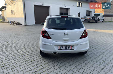 Хэтчбек Opel Corsa 2012 в 