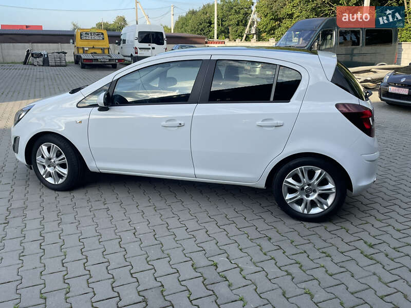 Хетчбек Opel Corsa 2012 в Рівному