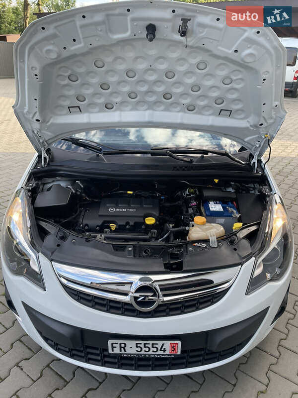 Хетчбек Opel Corsa 2012 в Рівному