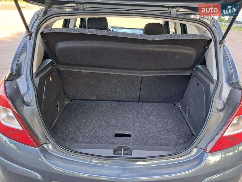 Хетчбек Opel Corsa 2008 в Тростянці
