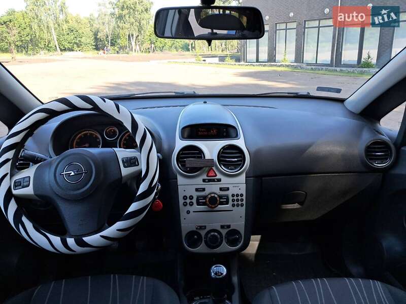 Хетчбек Opel Corsa 2008 в Тростянці