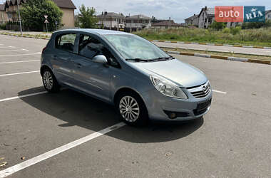 Хэтчбек Opel Corsa 2007 в 