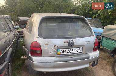 Хэтчбек Opel Corsa 2000 в 