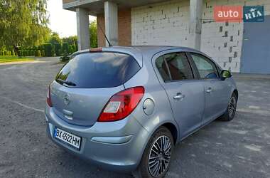 Хэтчбек Opel Corsa 2010 в 