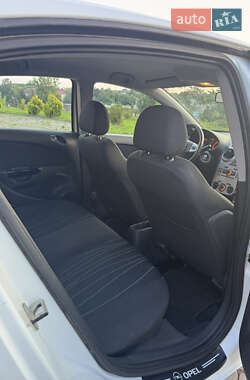 Хэтчбек Opel Corsa 2009 в 
