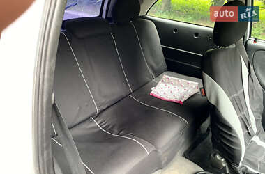 Хэтчбек Opel Corsa 2003 в 