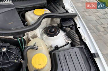 Хэтчбек Opel Corsa 2003 в 