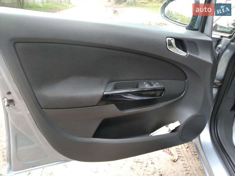 Хэтчбек Opel Corsa 2006 в Житомире