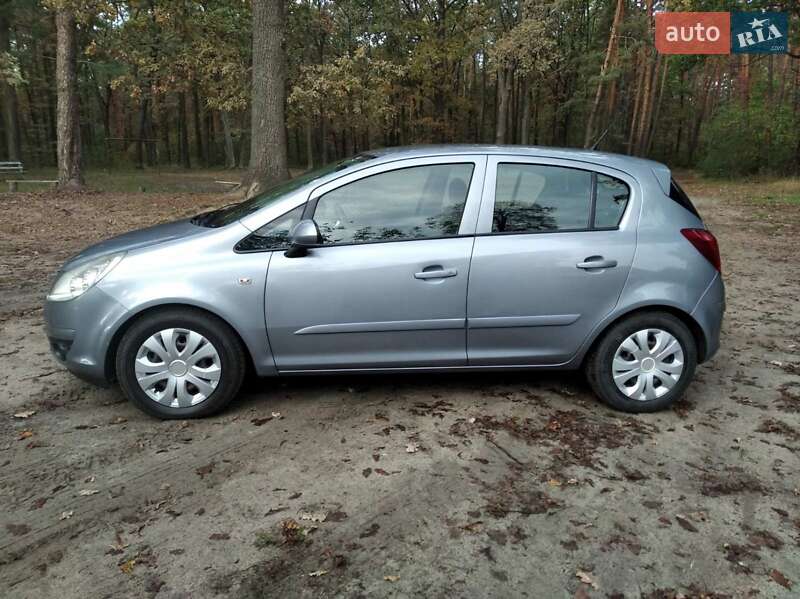 Хэтчбек Opel Corsa 2006 в Житомире