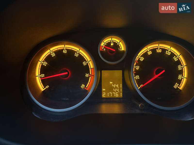 Хэтчбек Opel Corsa 2007 в Каменке