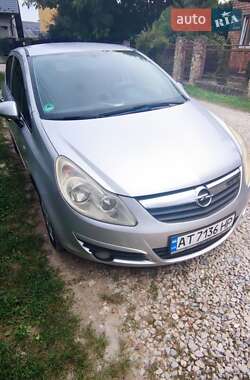 Хэтчбек Opel Corsa 2007 в 