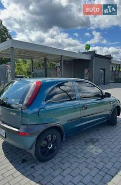Хэтчбек Opel Corsa 2001 в Долине