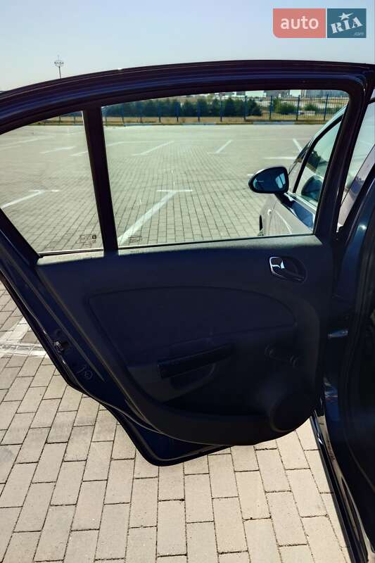 Хэтчбек Opel Corsa 2014 в Одессе